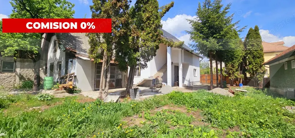 Casă spațioasă, de vanzare, cu 10 camere, 200 mp, zona semicentrala