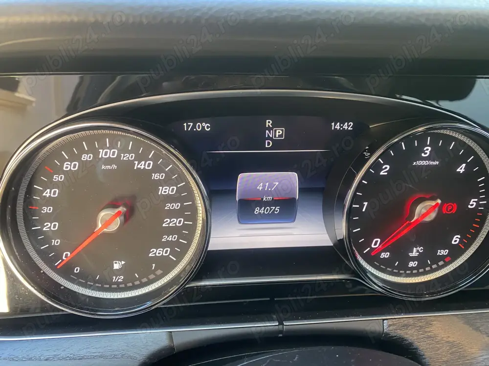 Vând Mercedes Benz E Class 200 D