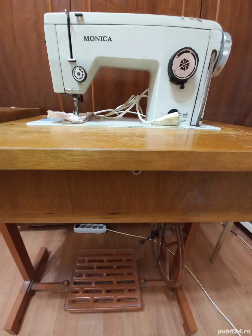 Vand masina cusut Monica