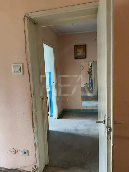APARTAMENT CU 2 CAMERE DE VÂNZARE LA 81000 € ÎN ZONA COSTIN GEORGIAN