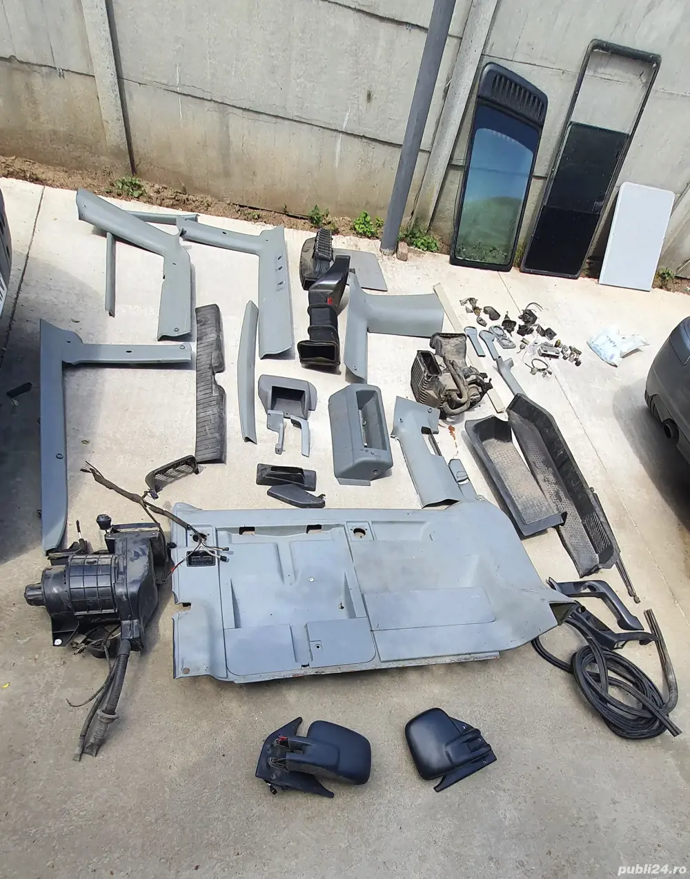 Dezmembrari piese T4 Multivan aeroterme geamuri masuta panouri/ornamente electrice/electronice -poze