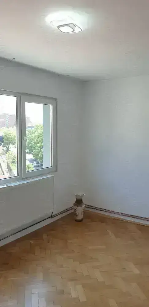 3 cam confort 1 centrala proprie bloc izolat zona Circumvalatiunii