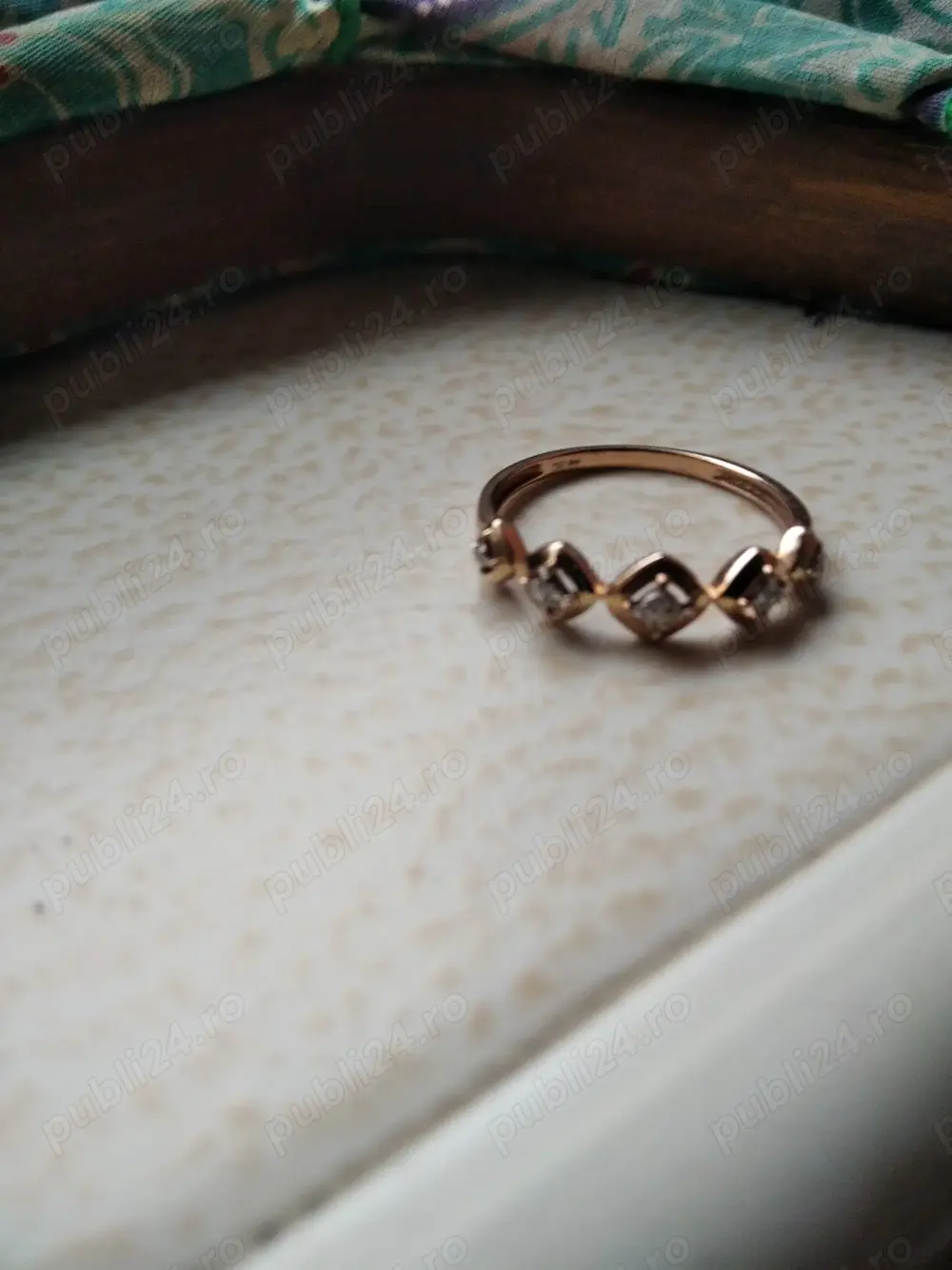 Vând Inel aur cu diamante 