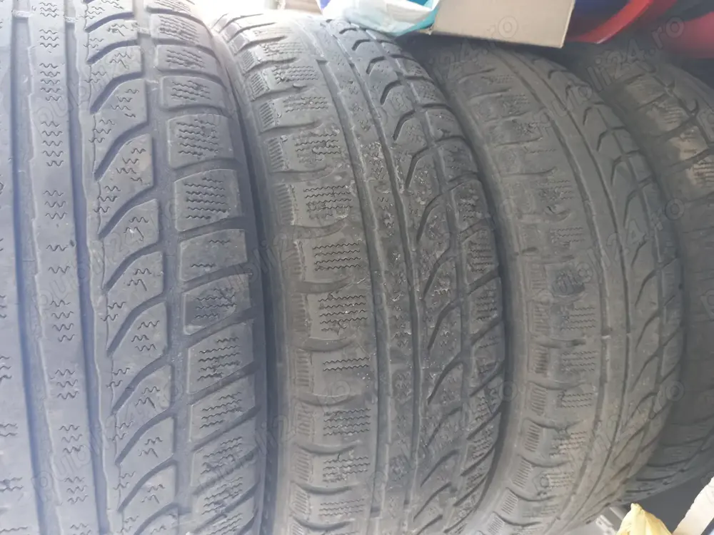 cauciucuri allseason dunlop,175,65,r15.4 buc ,90 lei buc