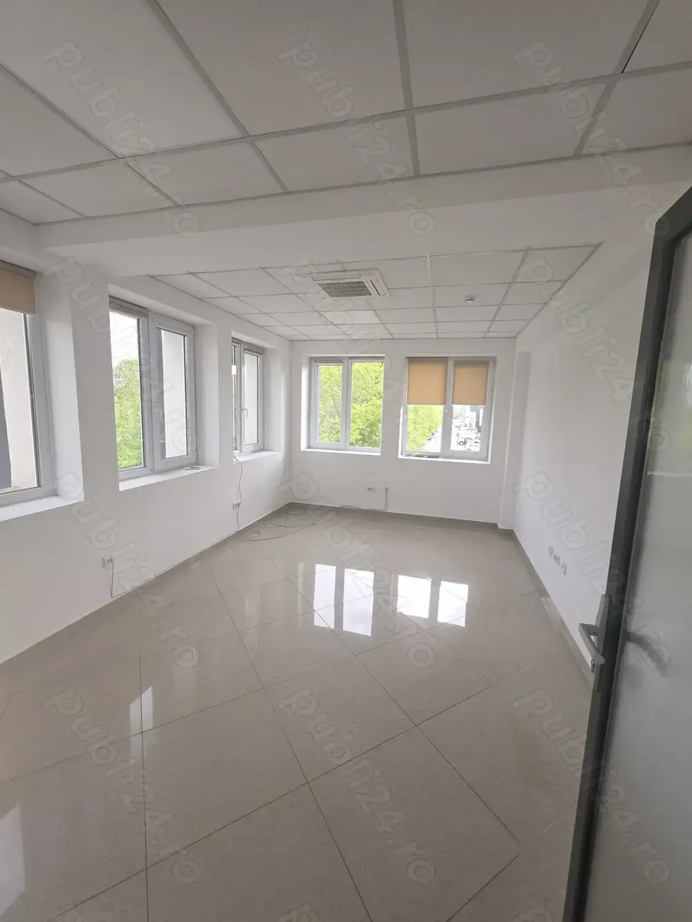 Inchiriez spatii comerciale ultramoderne 