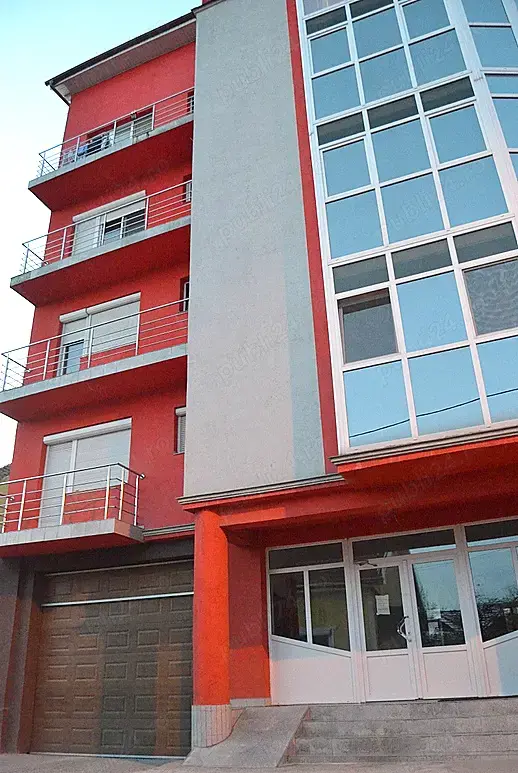 Apart. 2 camere bloc nou, Rogerius (zona Lacu Rosu), et. 3, cu garaj subteran, boxa, lift - 138000 E