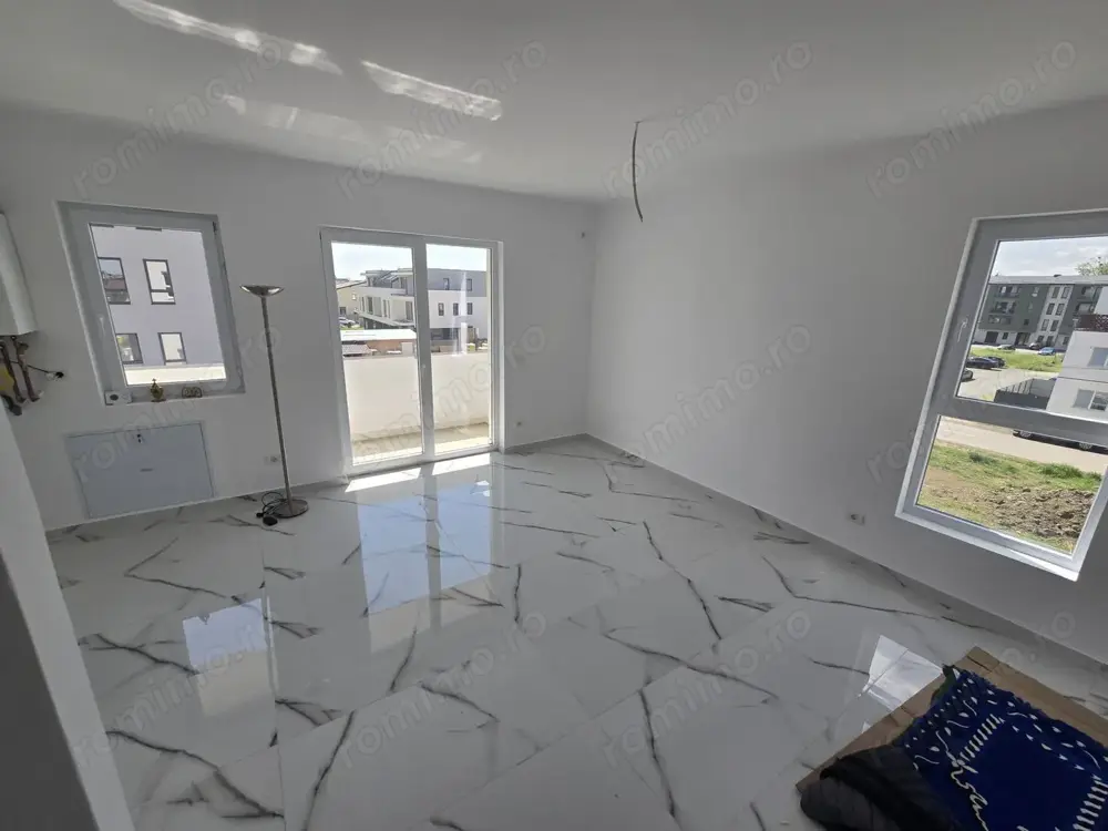 Apartament 2 camere.DECOMANDAT. Etaj 2. Zona Eso. Bloc Nou. Disponibil imediat.
