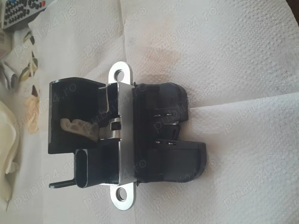 Broasca portbagaj vw golf5 Passat B6