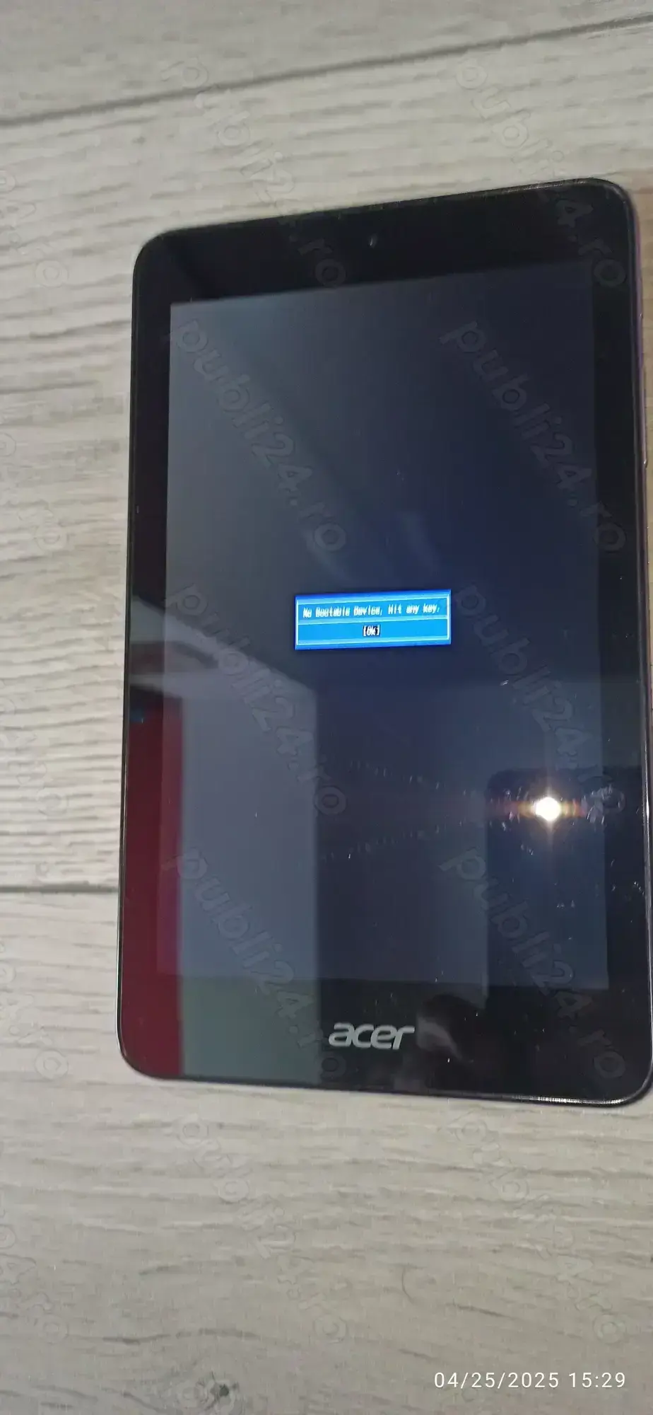 Tableta Acer Iconia One 7 cu defect.  