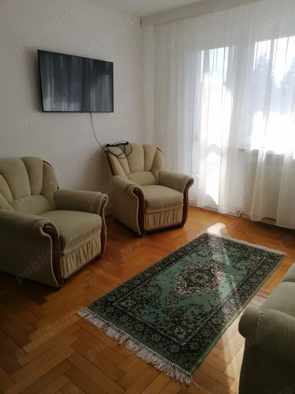 Închiriere apartament 3 camere