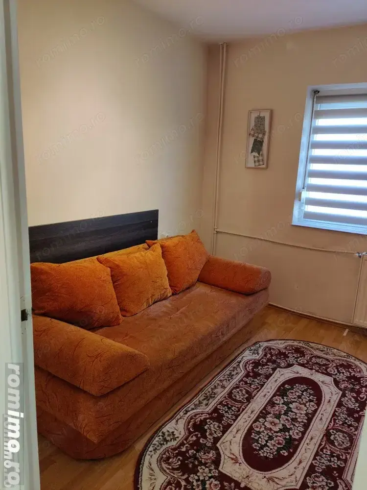  garsoniera in zona Umt