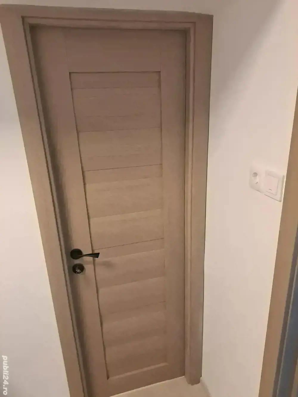 Montez uși interior 