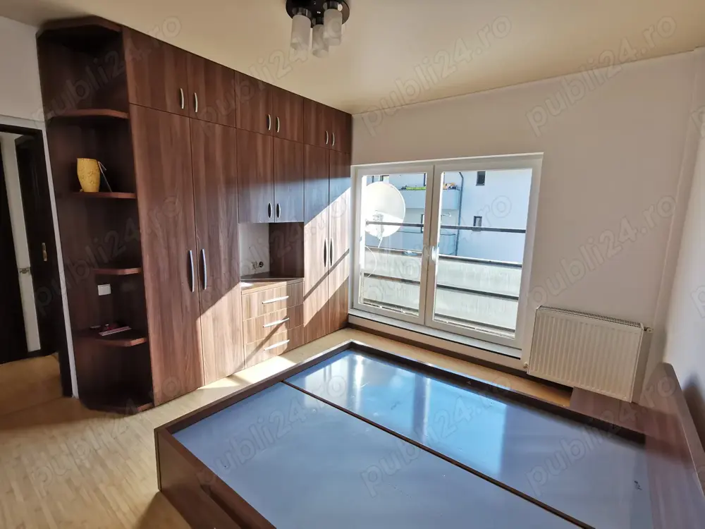 Proprietar vând apartament cu 2 camere + garaj, Florești, strada Stejarului 