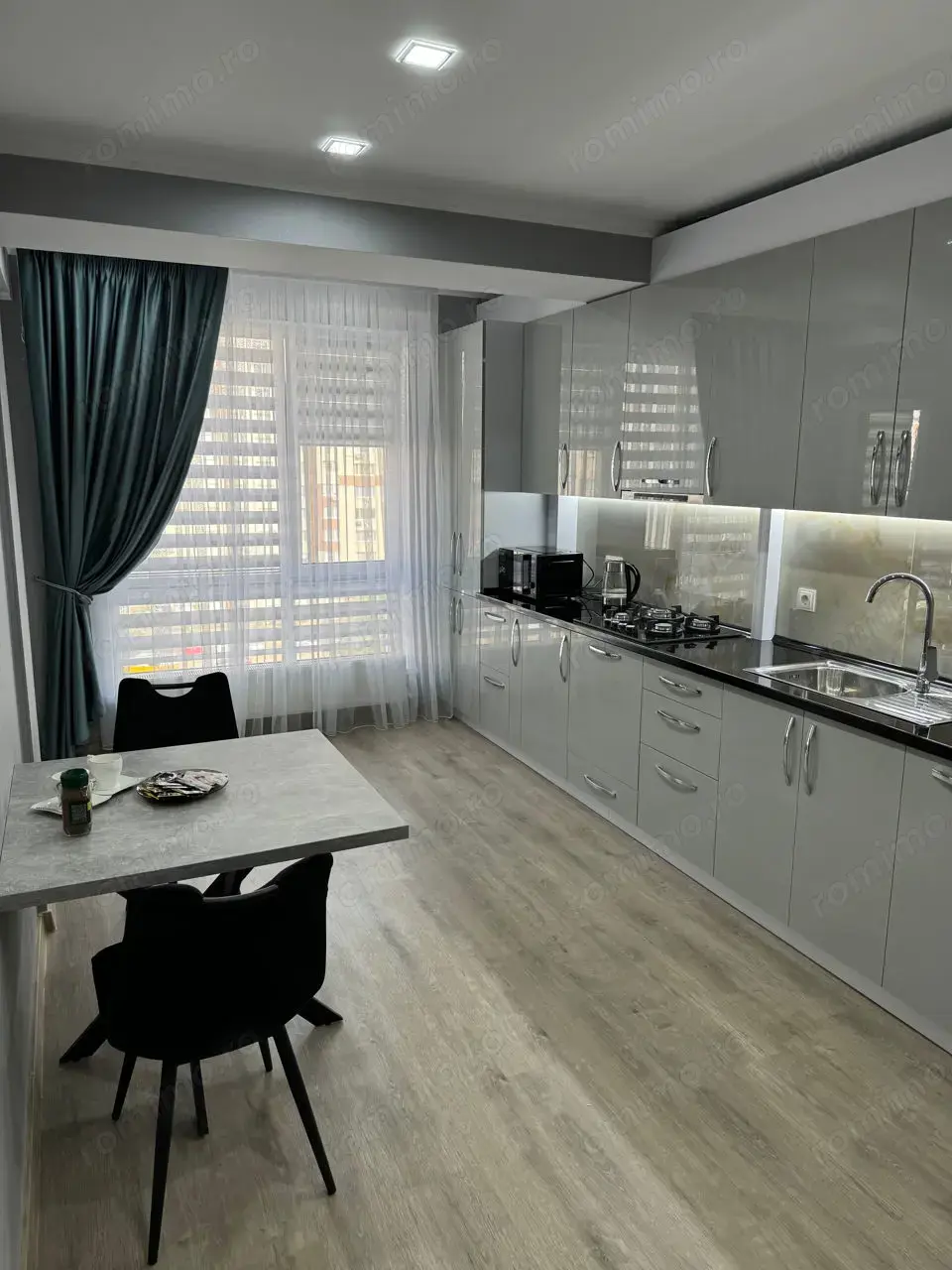 Se da in inchiriere un apartament cu 1 camera in zona Circumvalatiunii Se da in inchiriere un apartament cu 1 camera in zona Circumvalatiunii