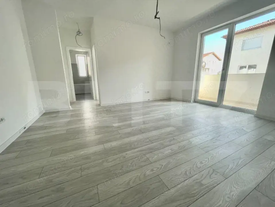 SUPER PRET!Apartament cu 3 camere + balcon, 1 loc de parcare, Giroc