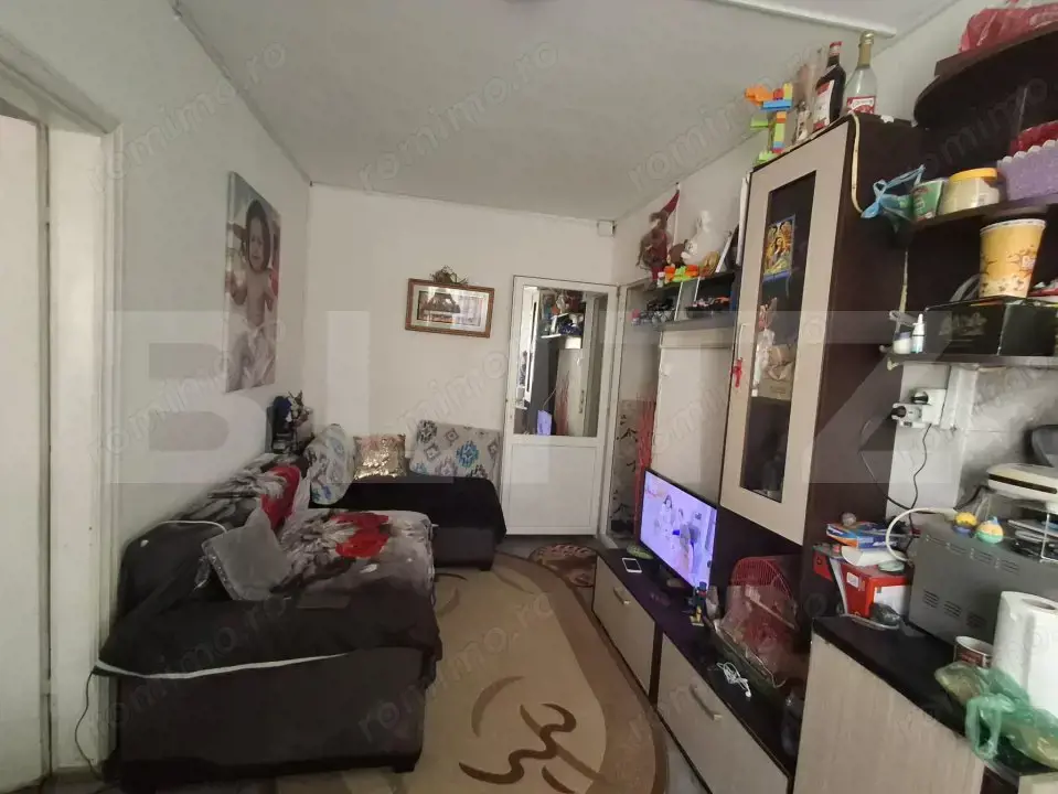 Apartament cu 2 camere, semidecomandat, 27 mp, zona Valea Rosie 