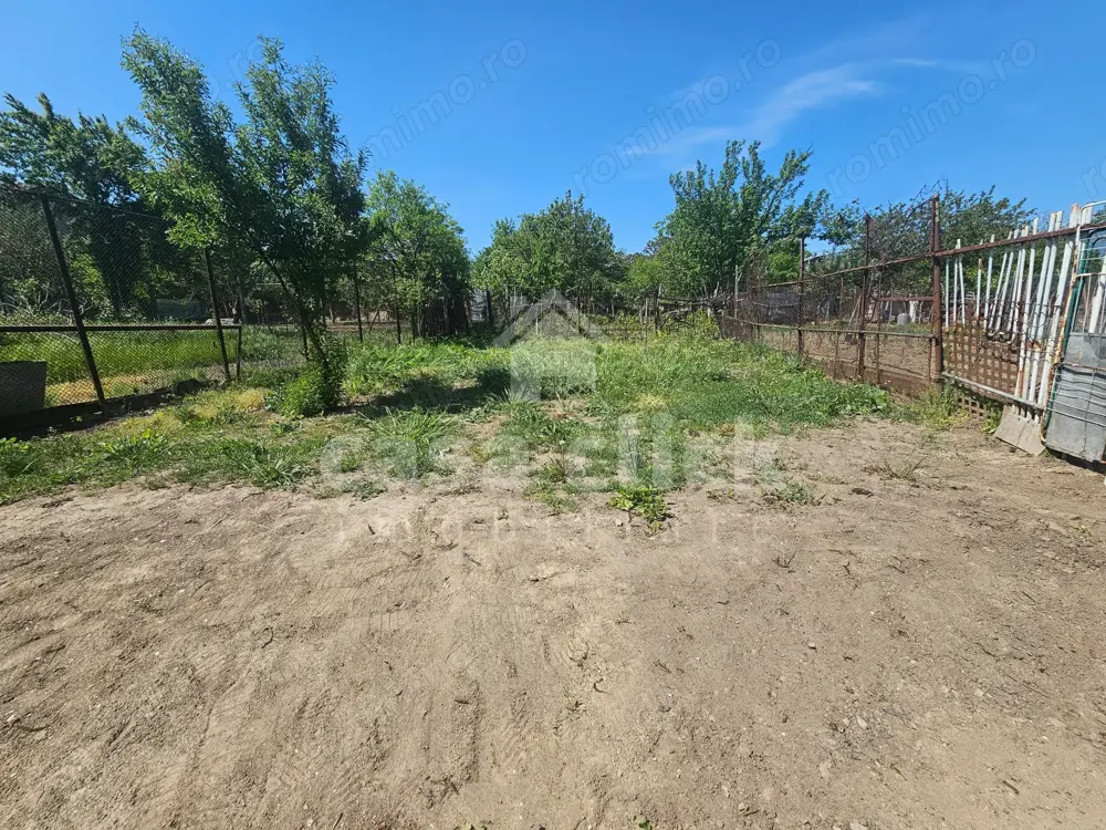 Teren 458 mp cu casă de 164 mp, Str. Războieni   langa Str. Basarabiei