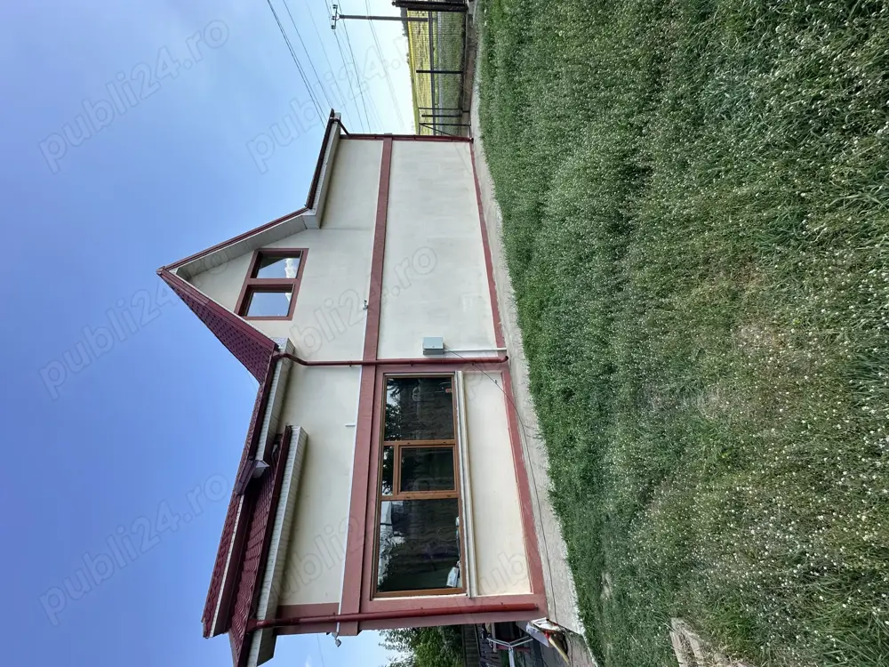 Vând vilă 265 mp