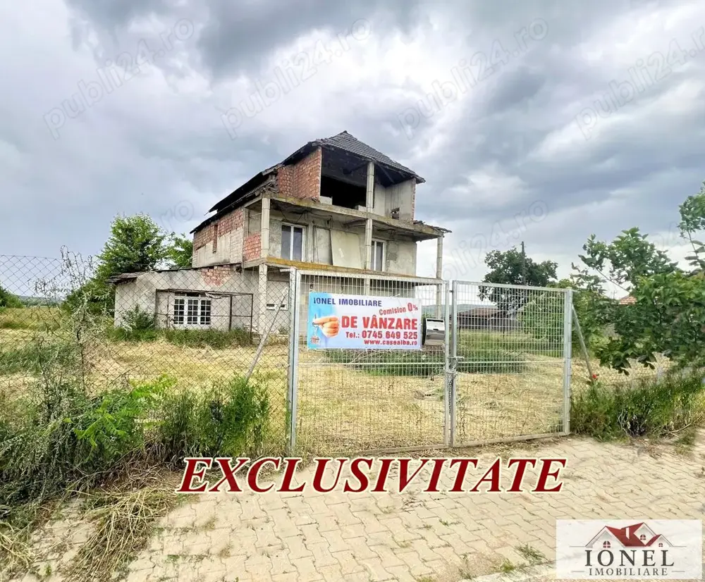 Vanzare casa semifinisata in Teius -700 mp teren 