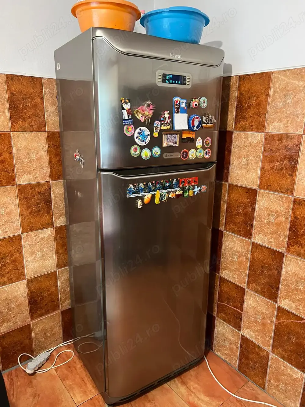 Combina frigorifica Ariston model LAT 70cm