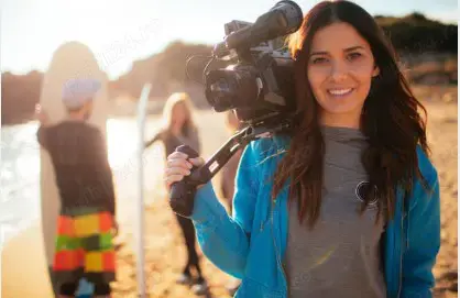 Caut cameraman ( fata sau baiat) pentru colaborare