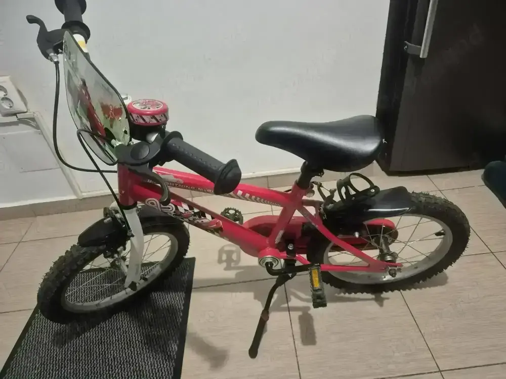 Vând bicicleta 4-6 ani
