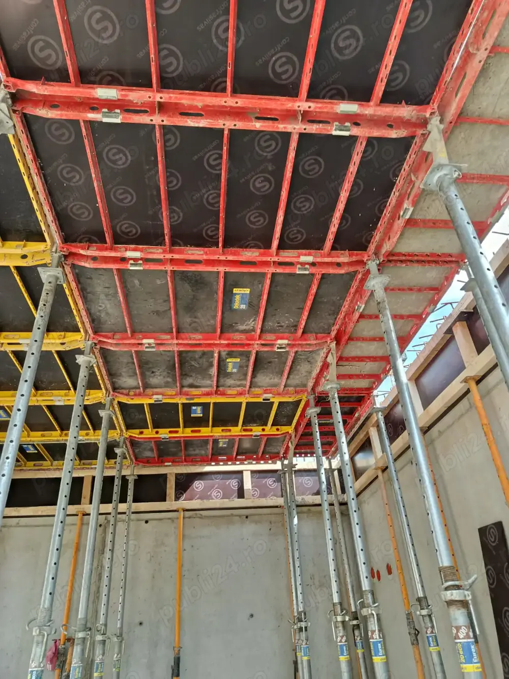 Angajăm dulgheri și necalificați  Angajăm dulgheri și necalificați