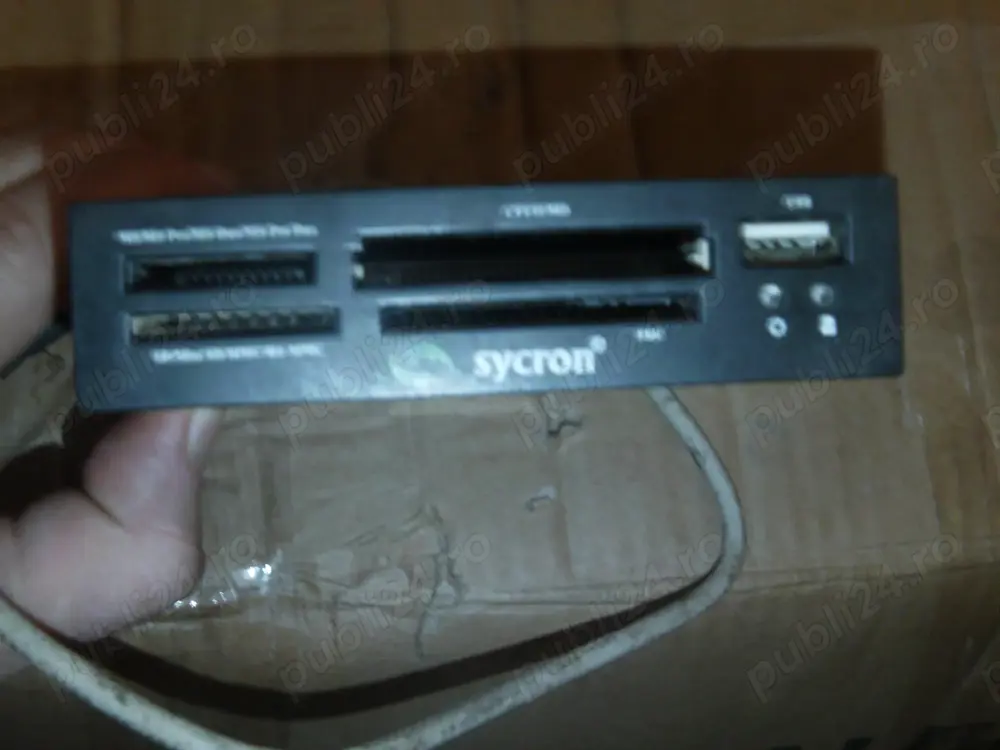 unitate de citire carduri de memorie micro sd cf mmc smart flash bay 3,5 inch pe USB+port USB liber