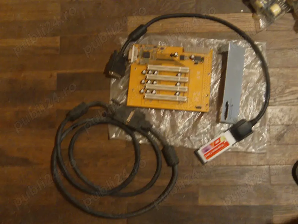 placa adaptoare express card la 4 sloturi PCI pentru laptop