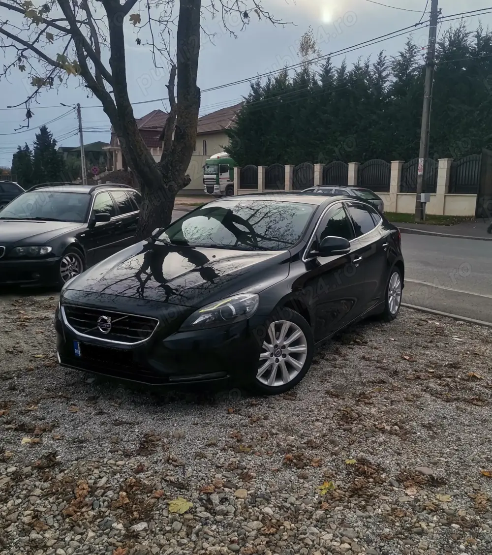 VOLVO V40 1.6 D2 Summum 94G Panoramic