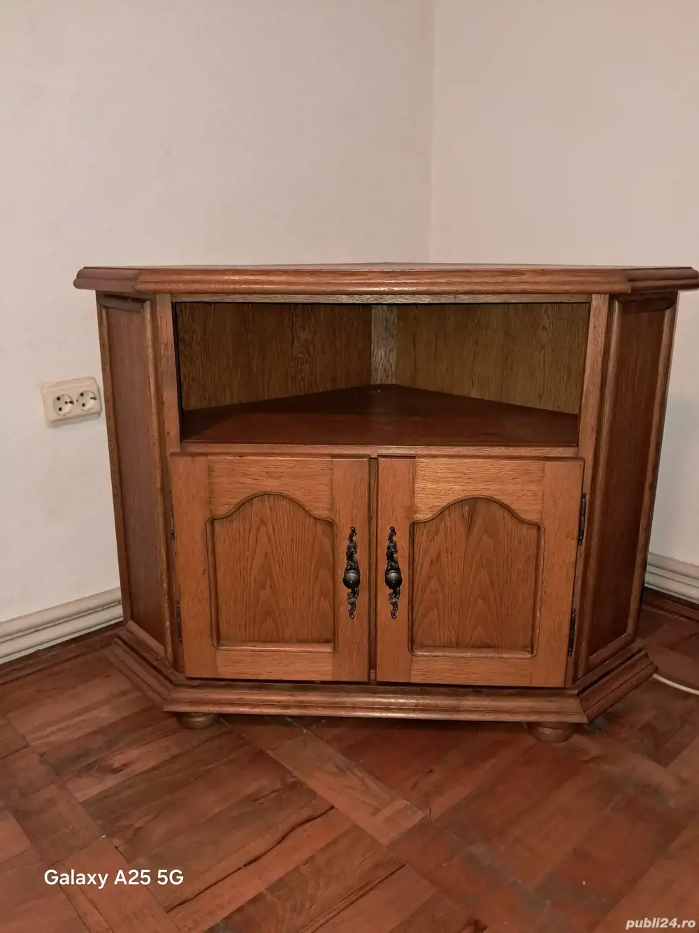 servanta colțar, masuta, canapea,fotolii