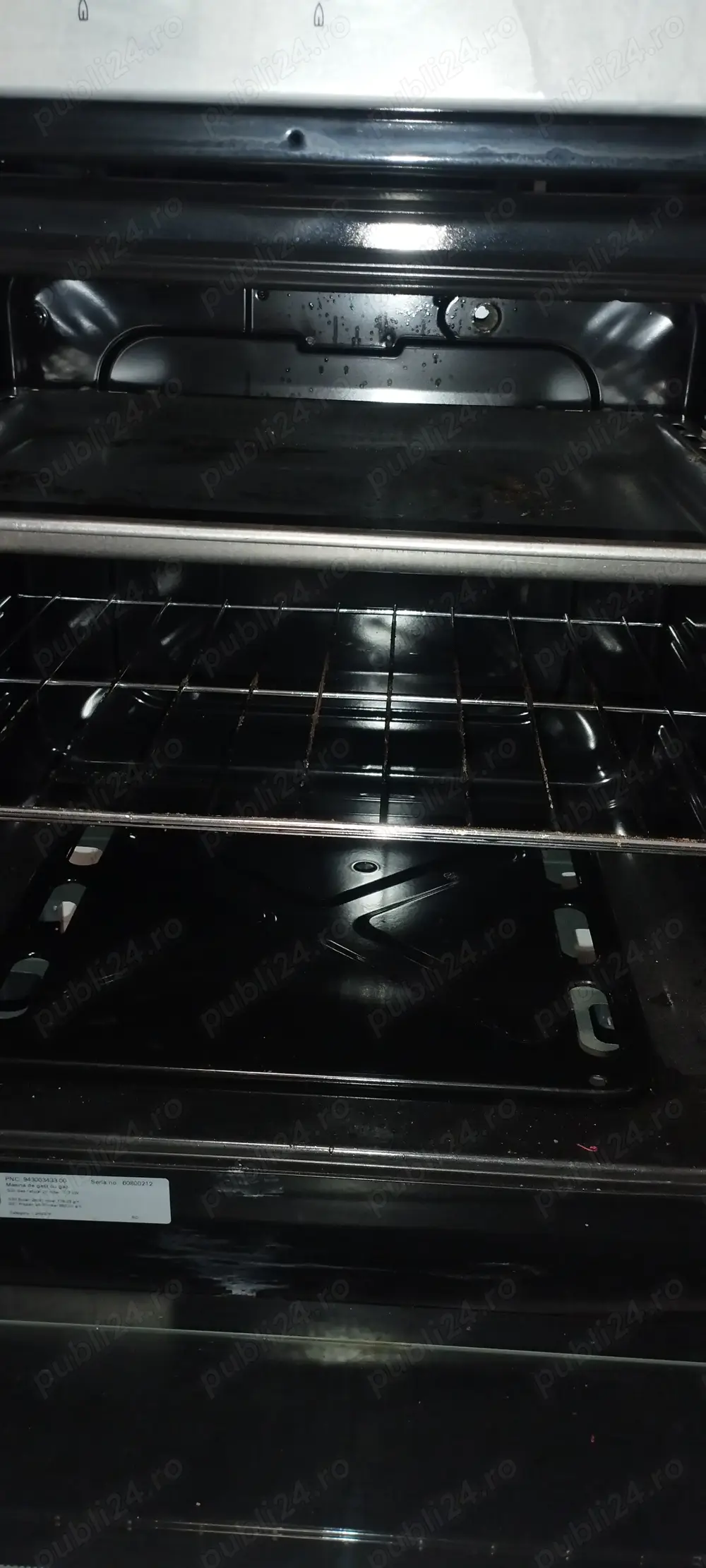 Aragaz Zanussi și hotă 