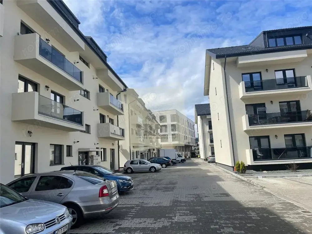 Apartament nou cu 3 camere balcon si parcare Doamna Stanca