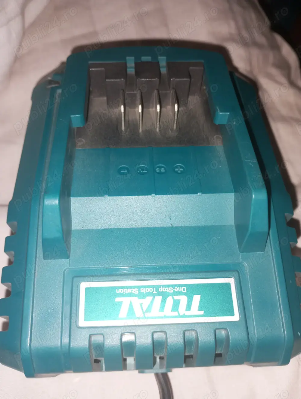 Incărcător filetantă 20V 2A ,TOTAL rapid