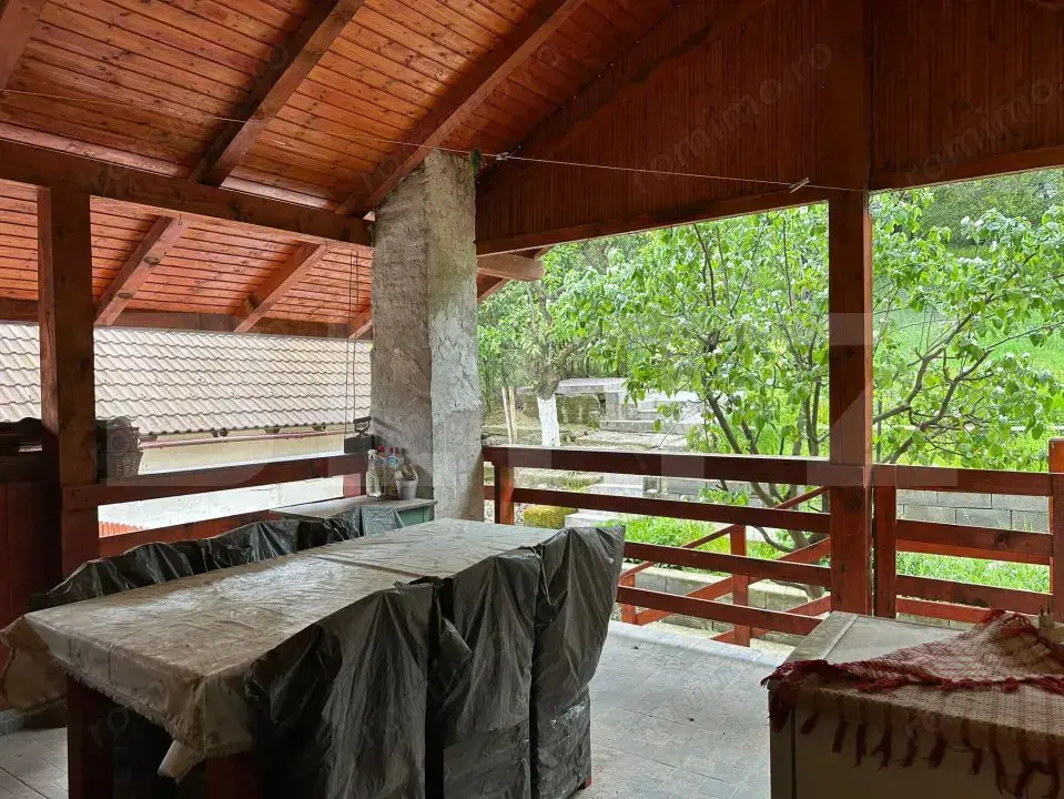 Casa 7 camere partial finisata in Purcareni, Brasov