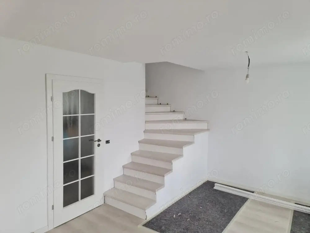 De vanzare Apartament  4 camere tip duplex  Pacii, etajul 4 si 5