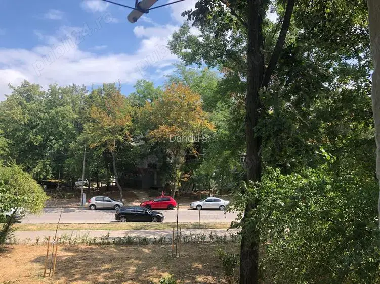 Vand apartament 3 camere Tiglina I