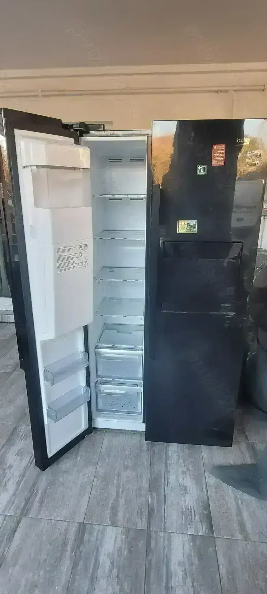 Frigider side by side BEKO GN 162430 P