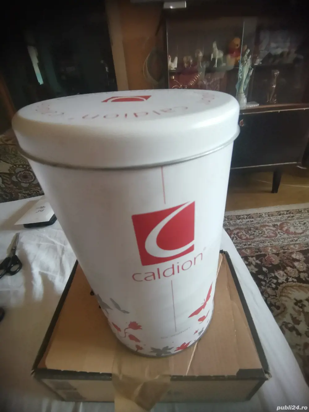 Cutie  caldion din tabla galvanizata pt pus orez  sau alceva 