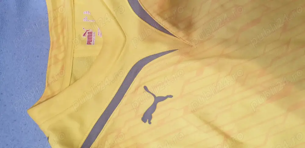 Vand bluza firma puma băieți sau fete cu maneca lunga.