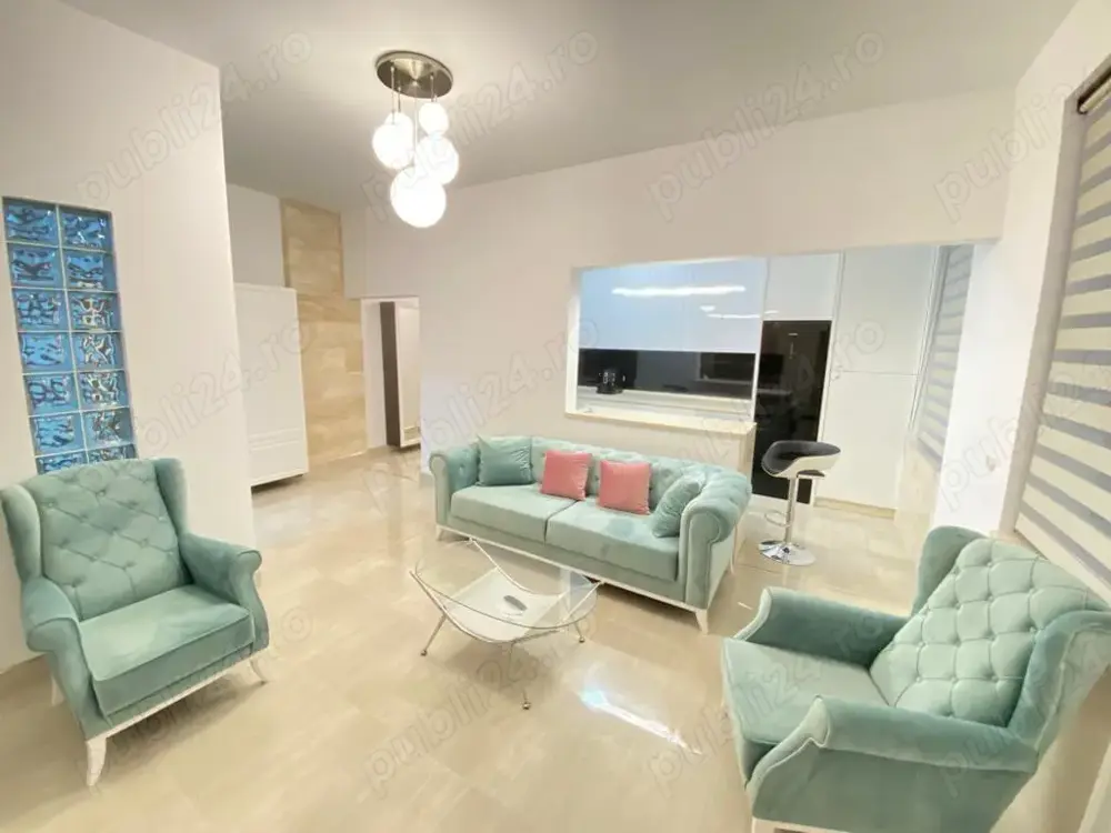 Apartament 3 camere, zona ULTRACENTRAL, etaj 1