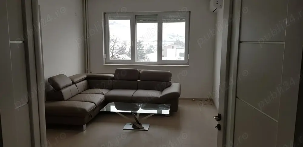 inchiriez apartament  ultracentral Oradea pe termen lung