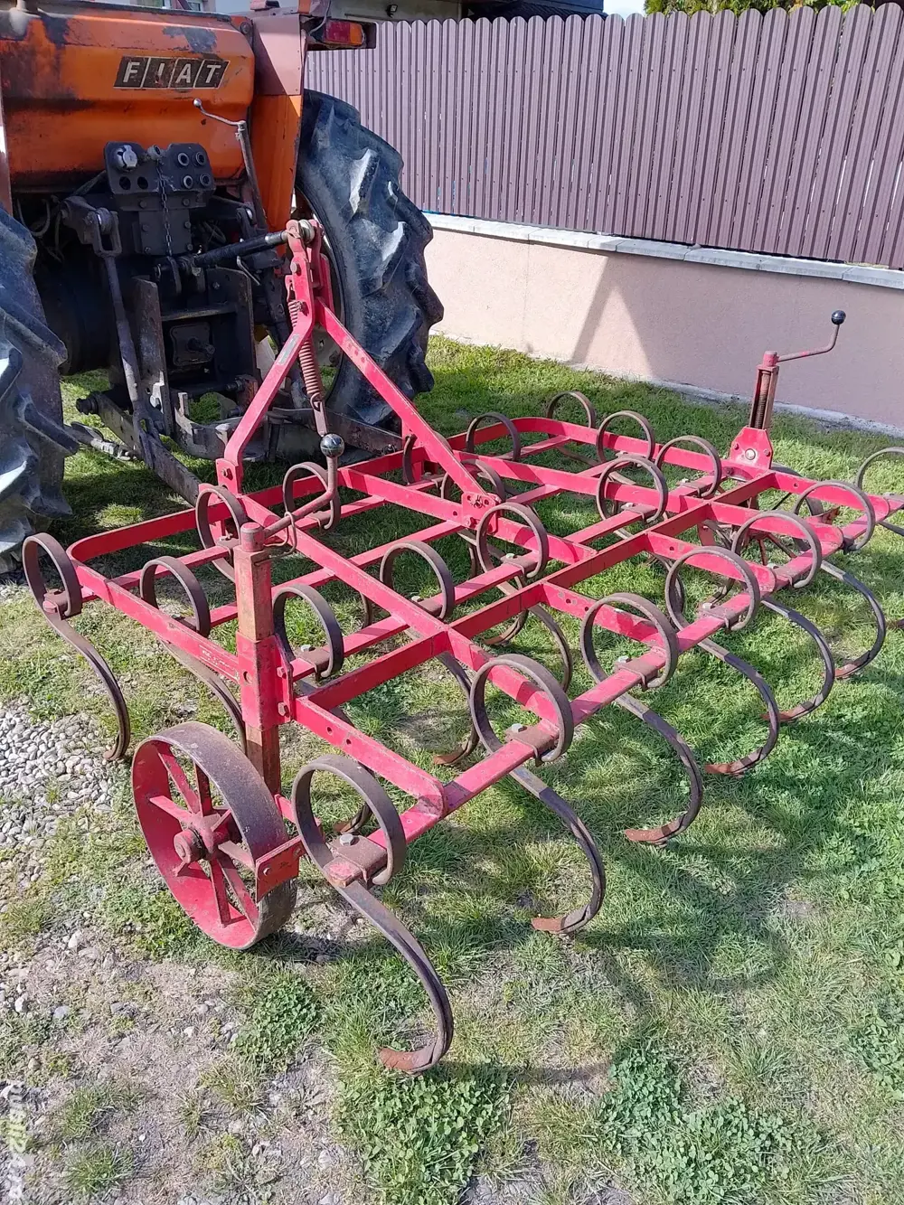 Combinator Cultivator de pământ 