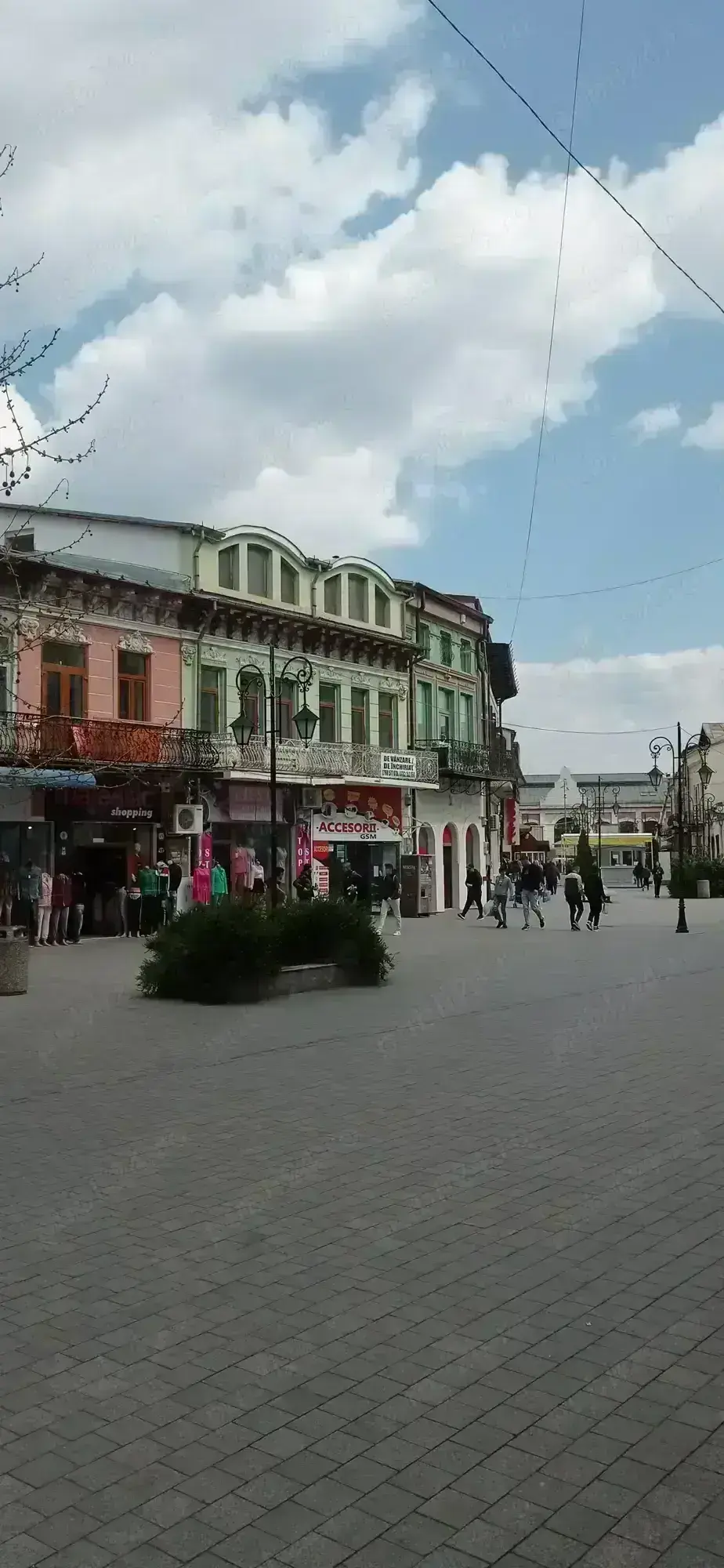 Închiriez spațiu comercial ultracentral str. Cuza Voda