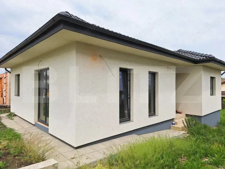 Casa semifinisata, in Campenesti