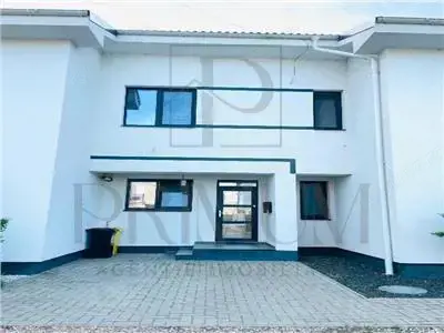 Triplex spatios - zona excelenta - doua fronturi stradale