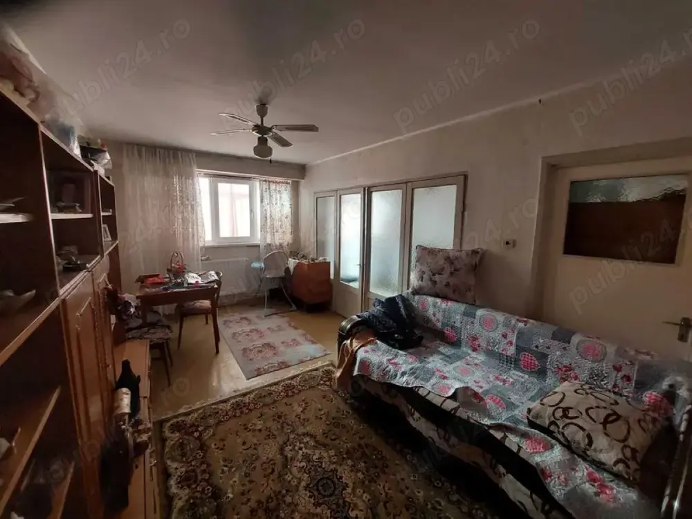 Apartament cu 4 camere in Micro 17