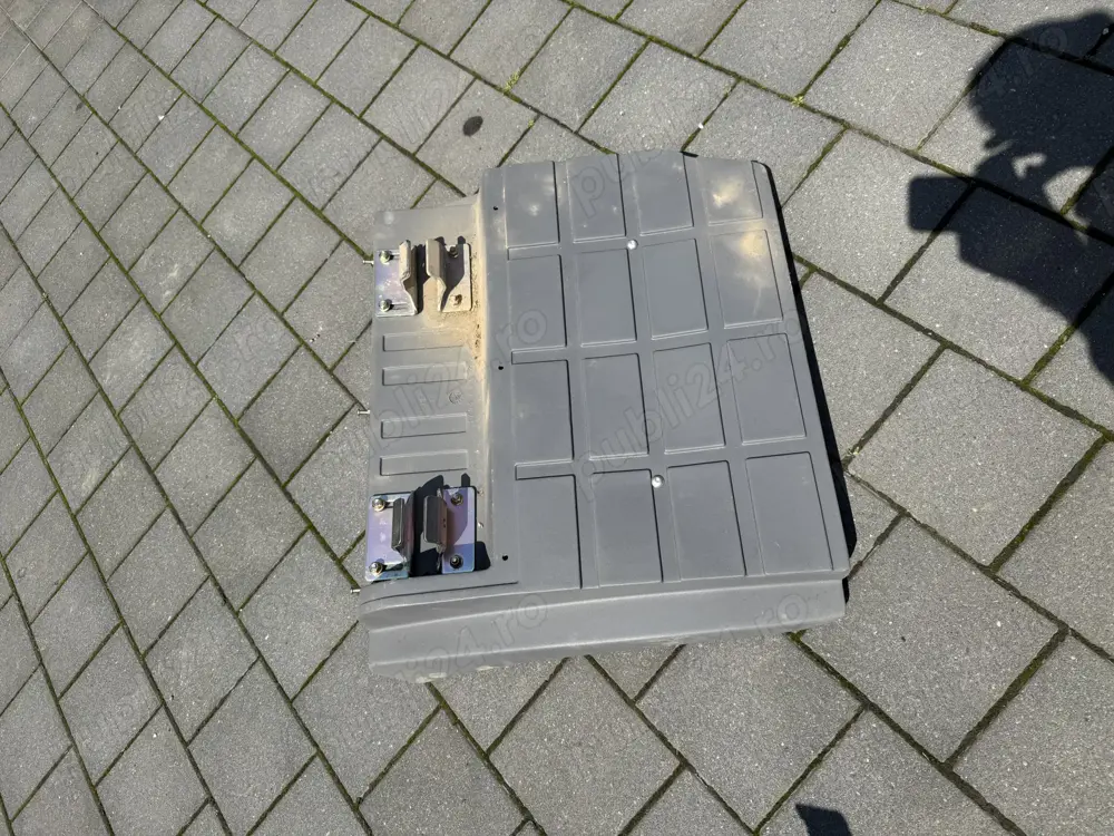 Vind aripa stinga spate actros