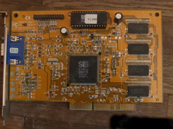 placa video SiS 6326 pe slot AGP