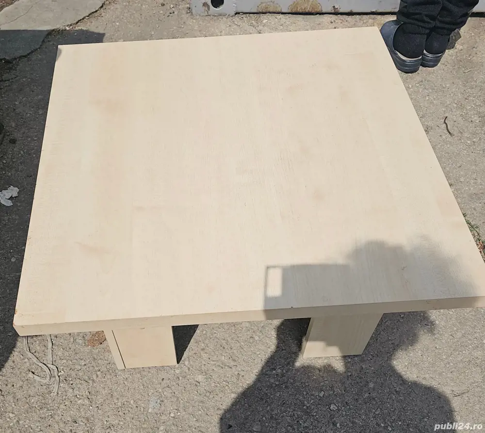 Măsuță de sufragerie  cu polita inferioara 80cm 80 cm0